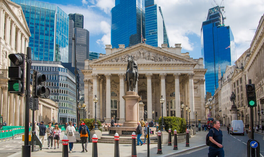 Traders Await Bank of England Meeting